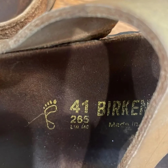 𝅺birkenstock woman’s gold sandals - Picture 11 of 14
